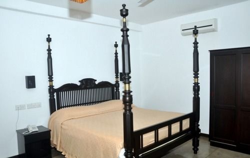Scandinavia Hotel Hikkaduwa Buitenkant foto