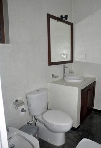 Scandinavia Hotel Hikkaduwa Buitenkant foto